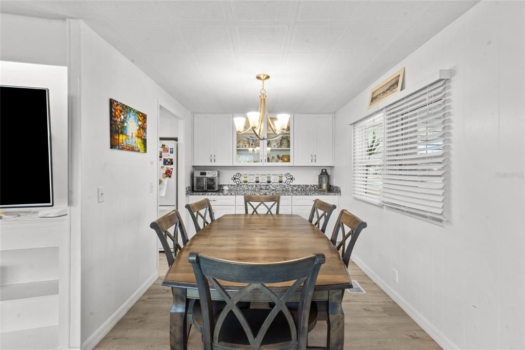 For Sale: $235,000 (2 beds, 2 baths, 1152 Square Feet)