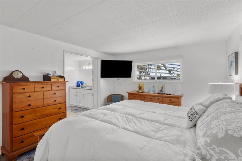 For Sale: $235,000 (2 beds, 2 baths, 1152 Square Feet)