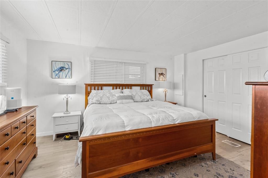 For Sale: $235,000 (2 beds, 2 baths, 1152 Square Feet)