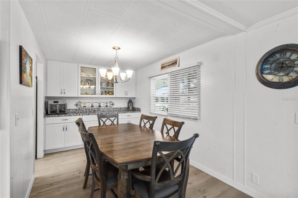 For Sale: $235,000 (2 beds, 2 baths, 1152 Square Feet)