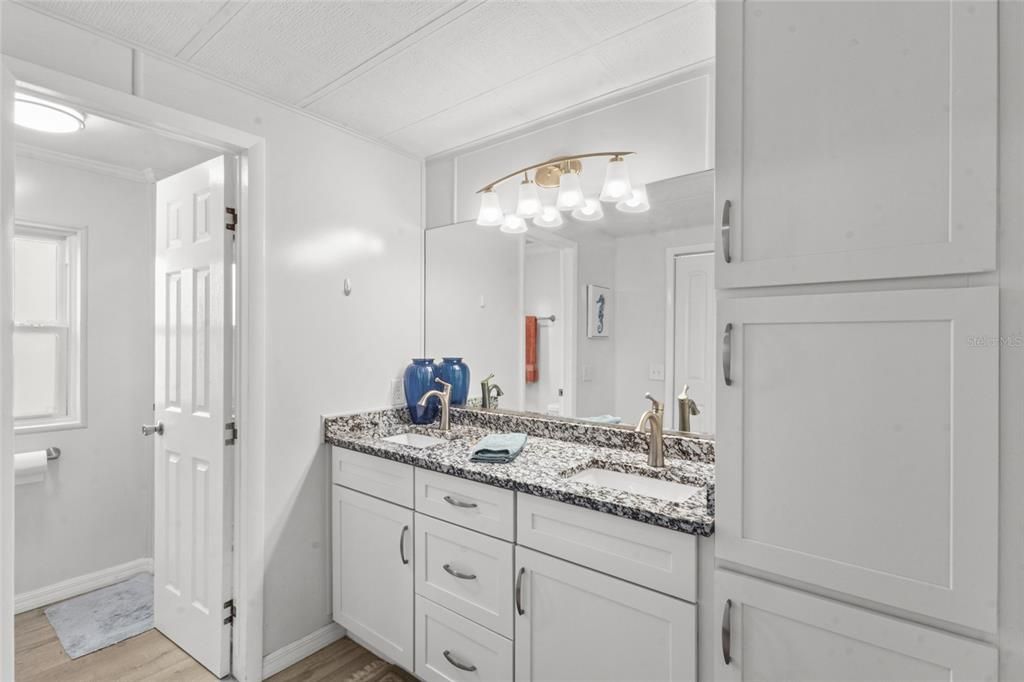 For Sale: $235,000 (2 beds, 2 baths, 1152 Square Feet)