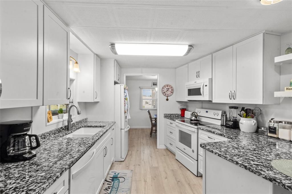 For Sale: $235,000 (2 beds, 2 baths, 1152 Square Feet)