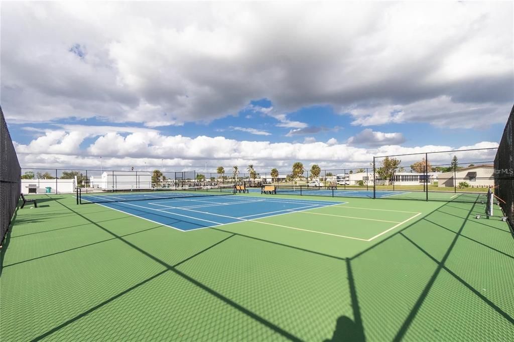 For Sale: $159,900 (2 beds, 2 baths, 1152 Square Feet)