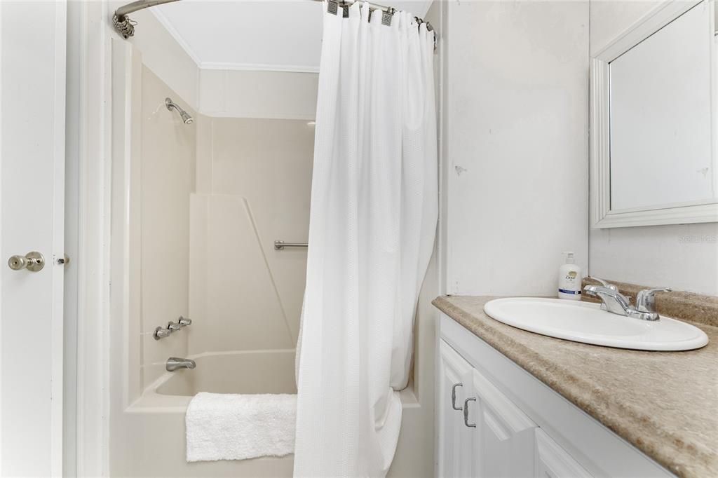 For Sale: $159,900 (2 beds, 2 baths, 1152 Square Feet)