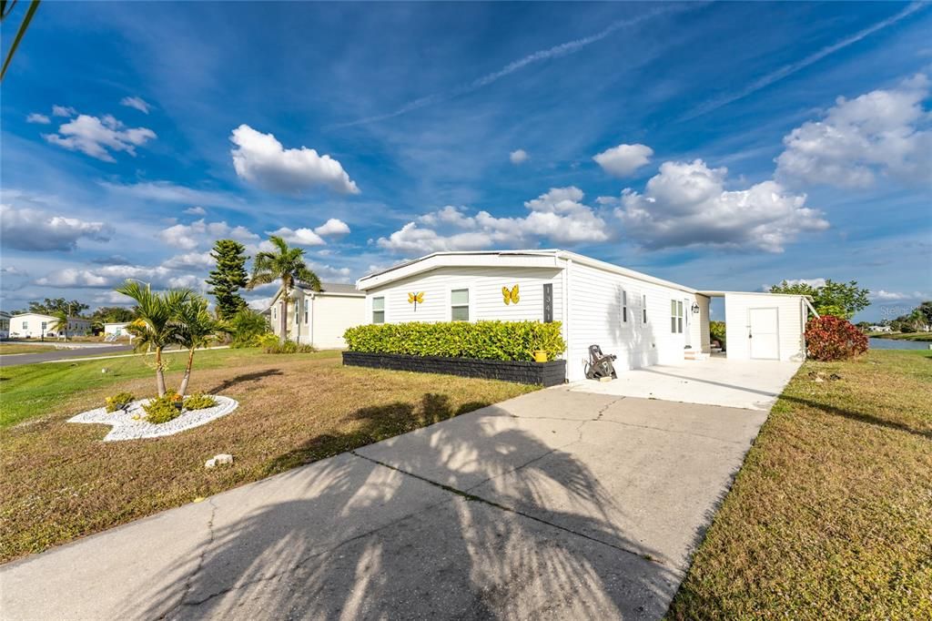 For Sale: $159,900 (2 beds, 2 baths, 1152 Square Feet)