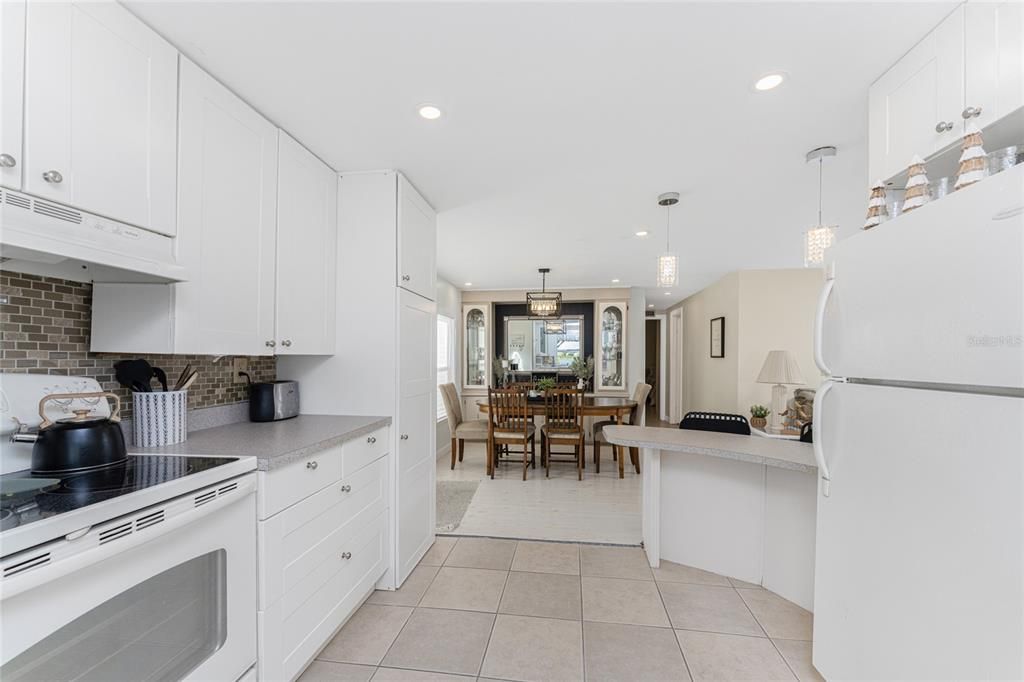 For Sale: $159,900 (2 beds, 2 baths, 1152 Square Feet)