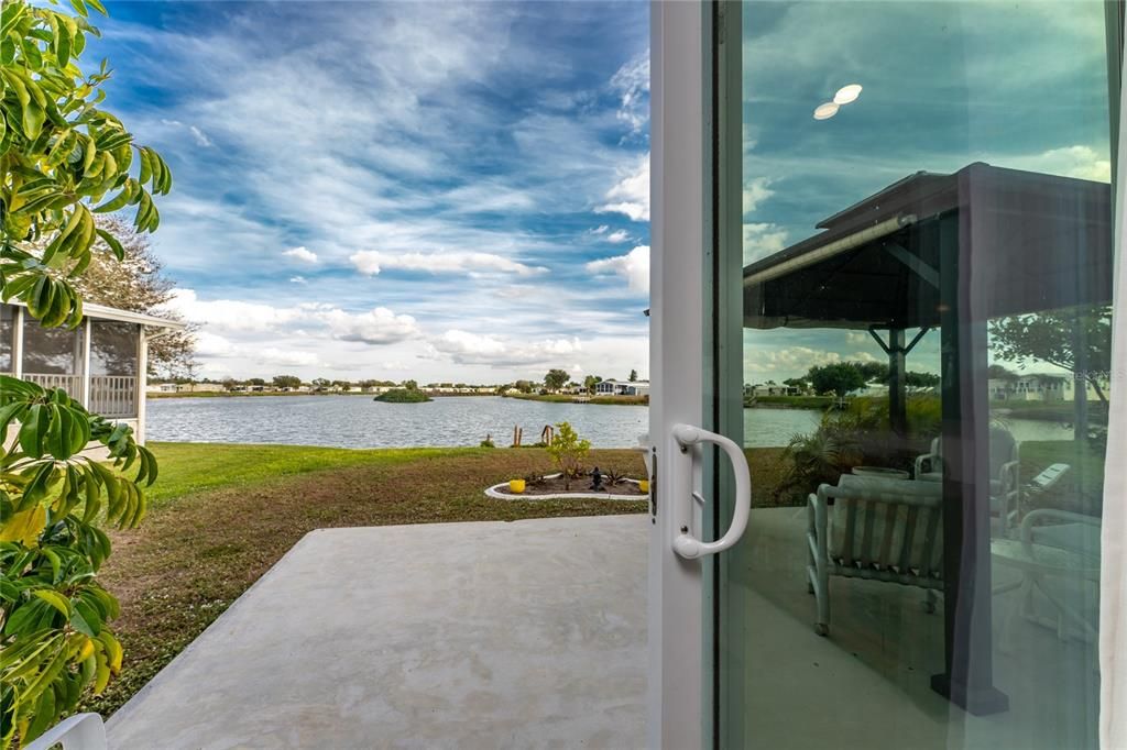 For Sale: $159,900 (2 beds, 2 baths, 1152 Square Feet)