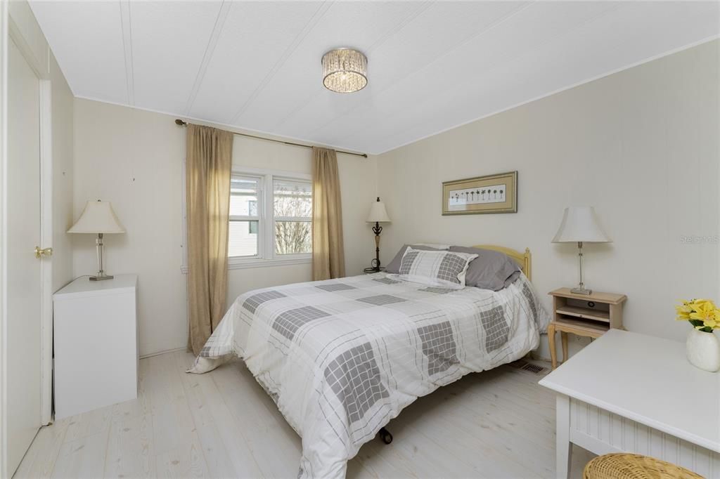 For Sale: $159,900 (2 beds, 2 baths, 1152 Square Feet)