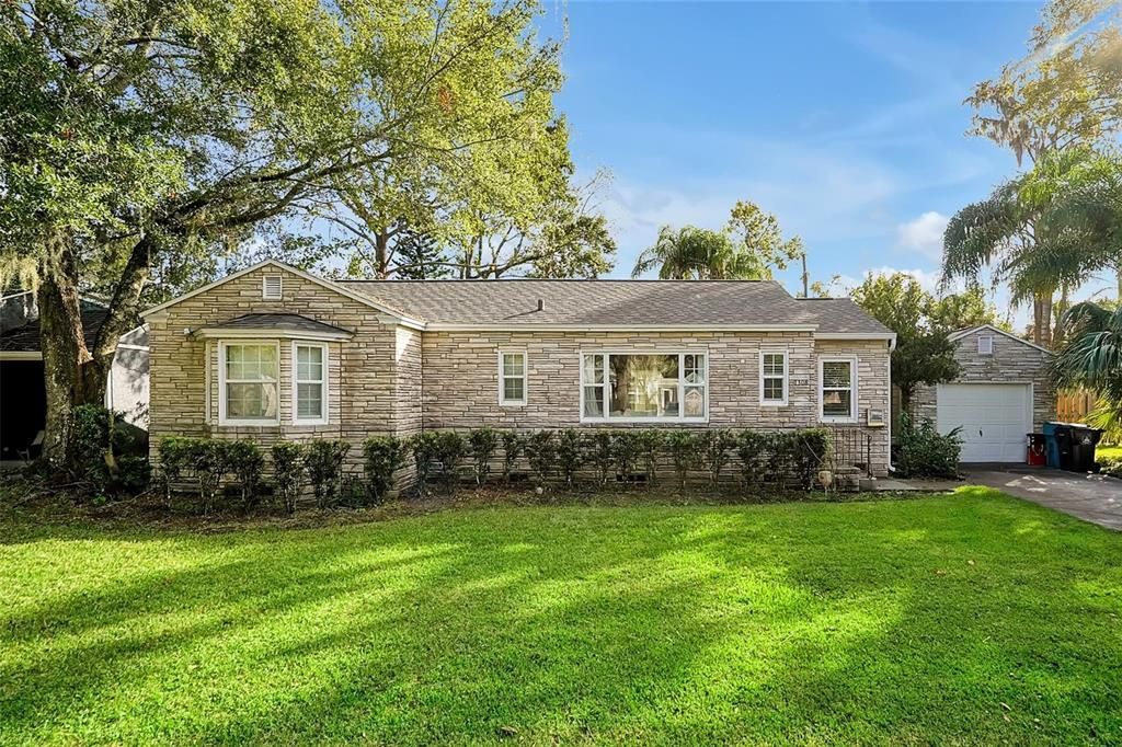 For Sale: $539,900 (3 beds, 2 baths, 1427 Square Feet)