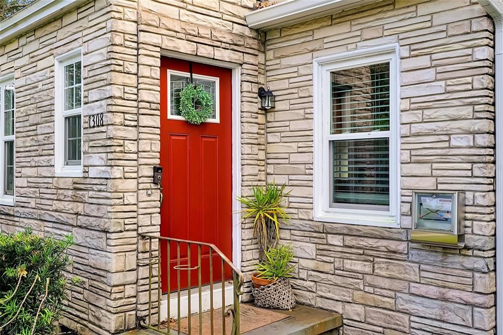 For Sale: $539,900 (3 beds, 2 baths, 1427 Square Feet)