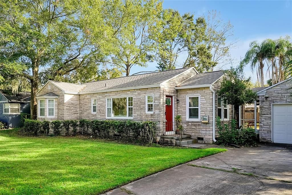 For Sale: $539,900 (3 beds, 2 baths, 1427 Square Feet)