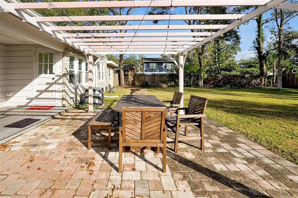 For Sale: $539,900 (3 beds, 2 baths, 1427 Square Feet)