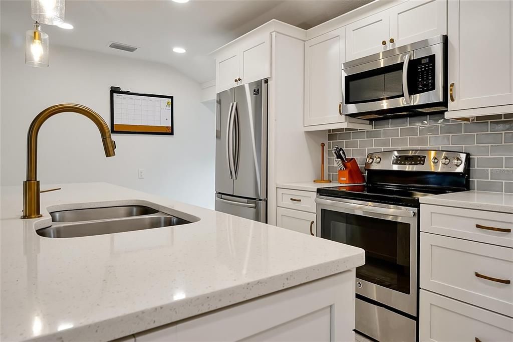 For Sale: $539,900 (3 beds, 2 baths, 1427 Square Feet)