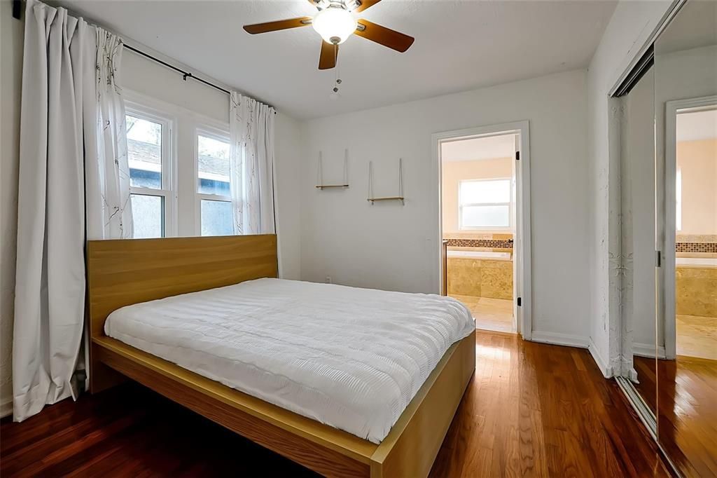 For Sale: $539,900 (3 beds, 2 baths, 1427 Square Feet)