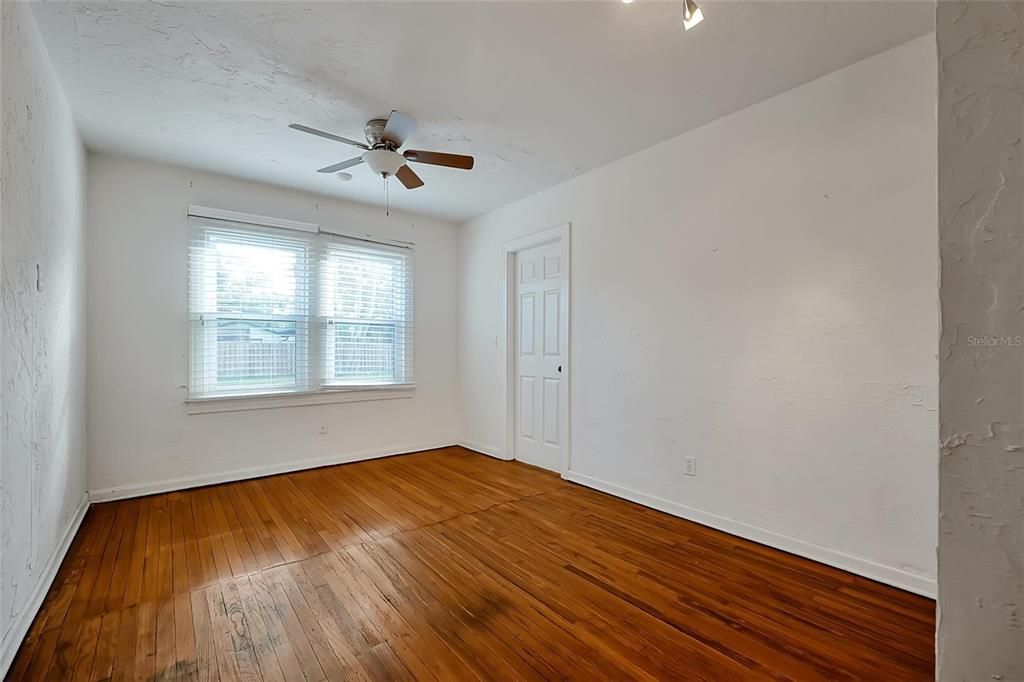 For Sale: $539,900 (3 beds, 2 baths, 1427 Square Feet)