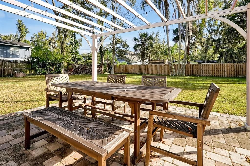 For Sale: $539,900 (3 beds, 2 baths, 1427 Square Feet)