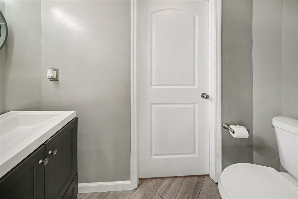 For Sale: $580,000 (4 beds, 2 baths, 2492 Square Feet)