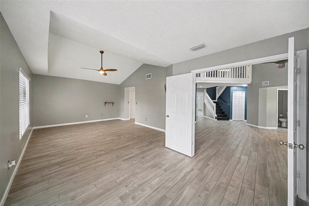 For Sale: $580,000 (4 beds, 2 baths, 2492 Square Feet)