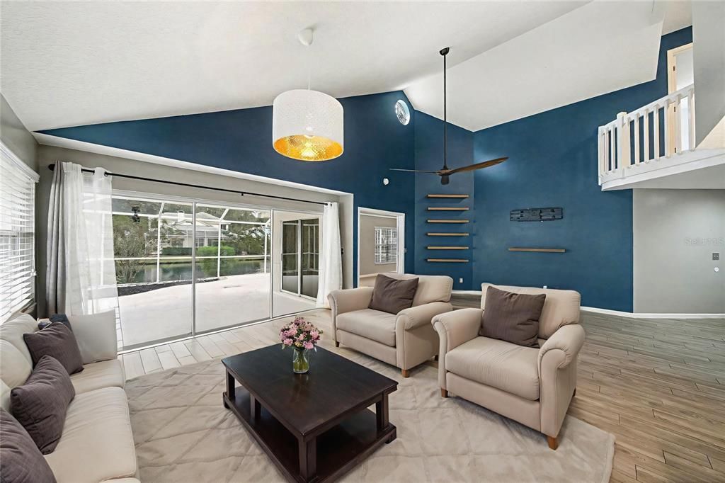For Sale: $580,000 (4 beds, 2 baths, 2492 Square Feet)