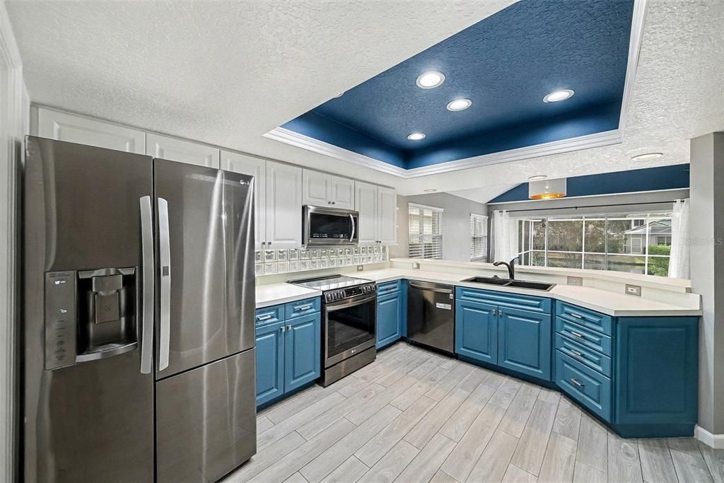 For Sale: $580,000 (4 beds, 2 baths, 2492 Square Feet)