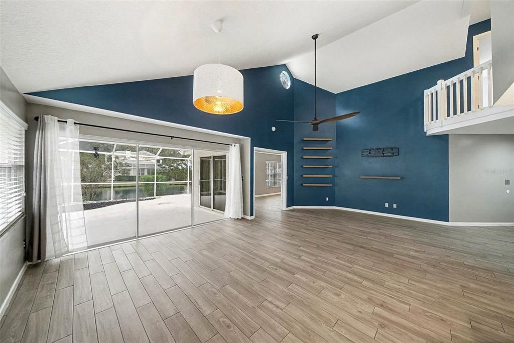 For Sale: $580,000 (4 beds, 2 baths, 2492 Square Feet)