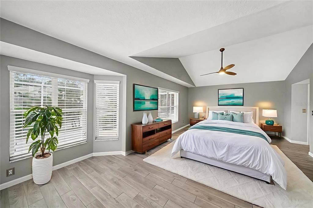 For Sale: $580,000 (4 beds, 2 baths, 2492 Square Feet)