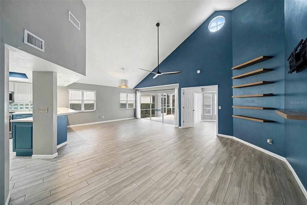 For Sale: $580,000 (4 beds, 2 baths, 2492 Square Feet)