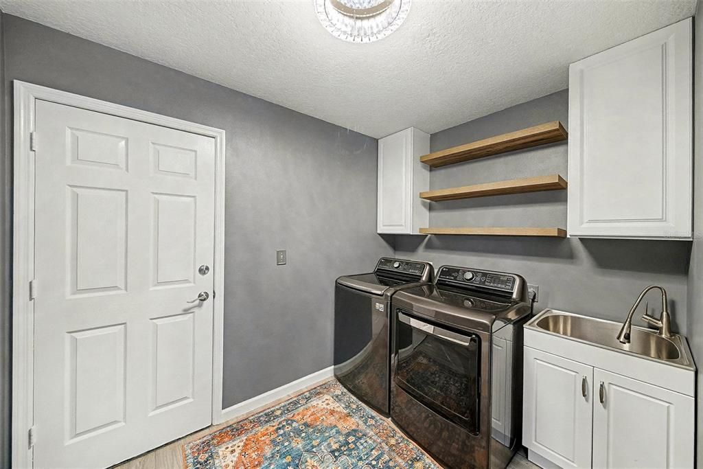 For Sale: $580,000 (4 beds, 2 baths, 2492 Square Feet)