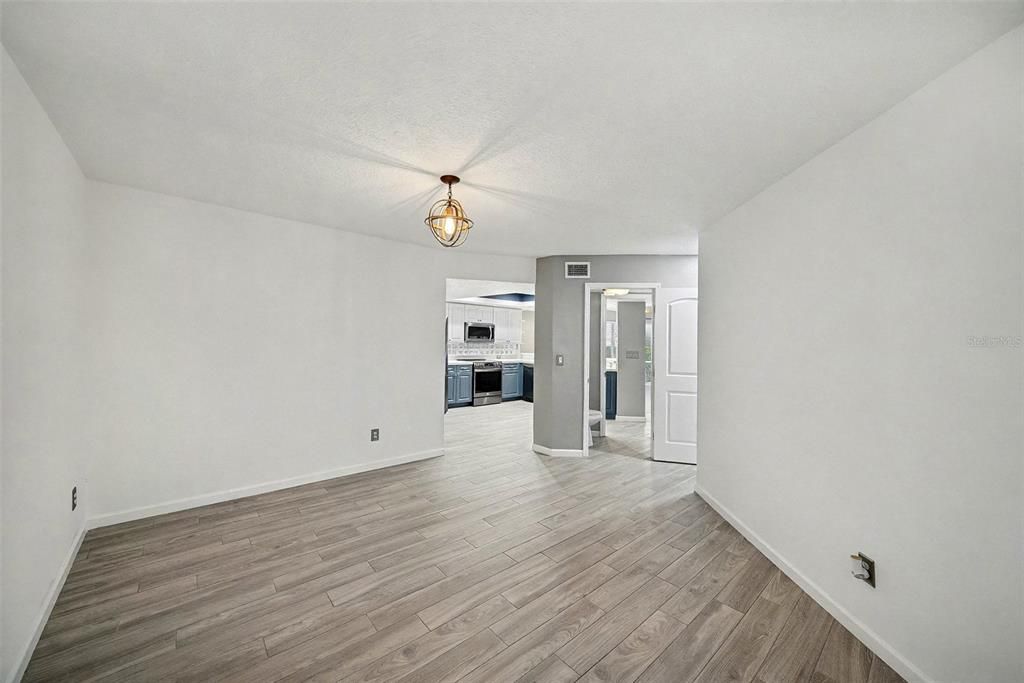 For Sale: $580,000 (4 beds, 2 baths, 2492 Square Feet)