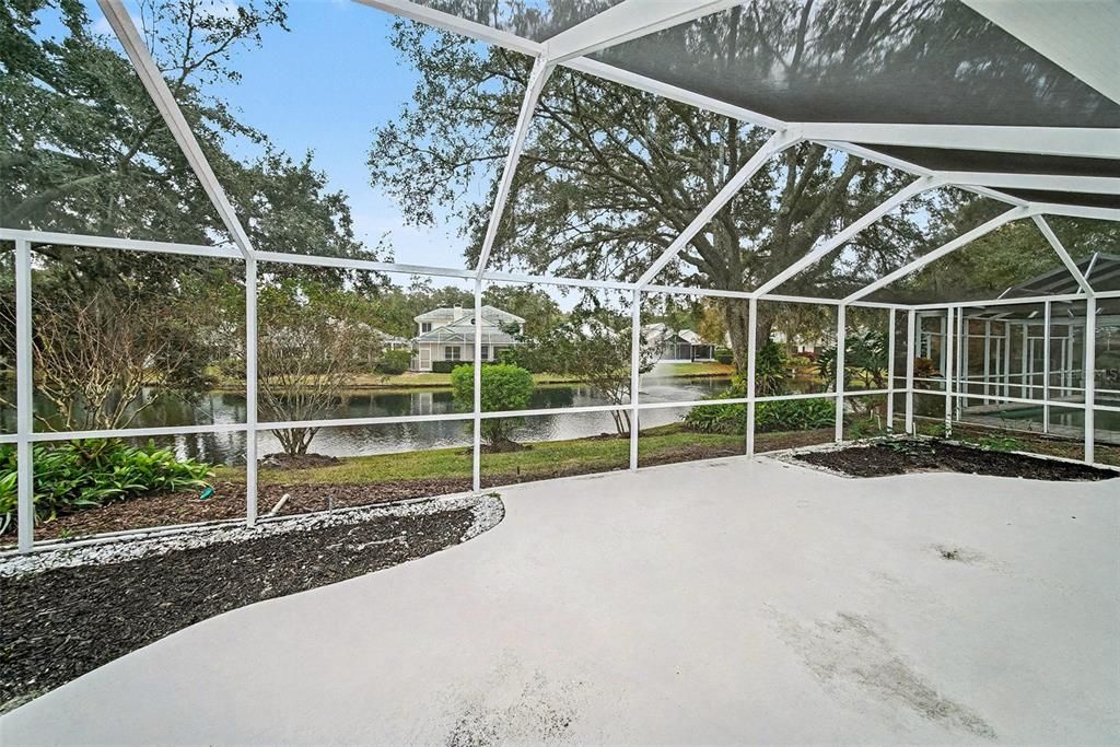 For Sale: $580,000 (4 beds, 2 baths, 2492 Square Feet)