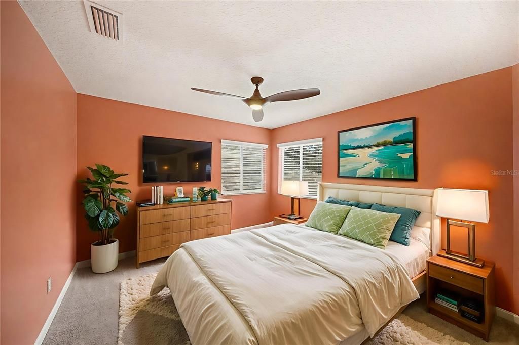 For Sale: $580,000 (4 beds, 2 baths, 2492 Square Feet)