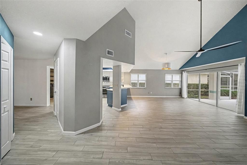 For Sale: $580,000 (4 beds, 2 baths, 2492 Square Feet)