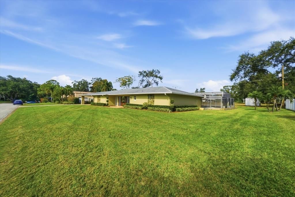 For Sale: $850,000 (4 beds, 3 baths, 2990 Square Feet)