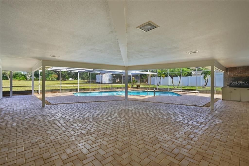 For Sale: $850,000 (4 beds, 3 baths, 2990 Square Feet)