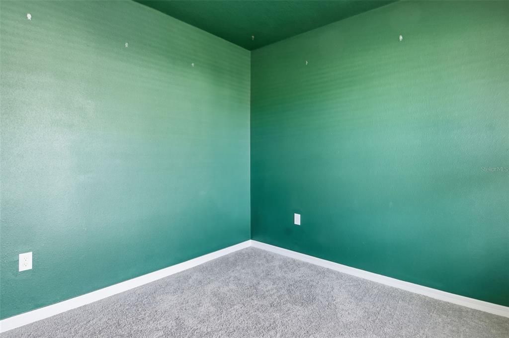 待售: $410,000 (5 贝兹, 3 浴室, 2674 平方英尺)