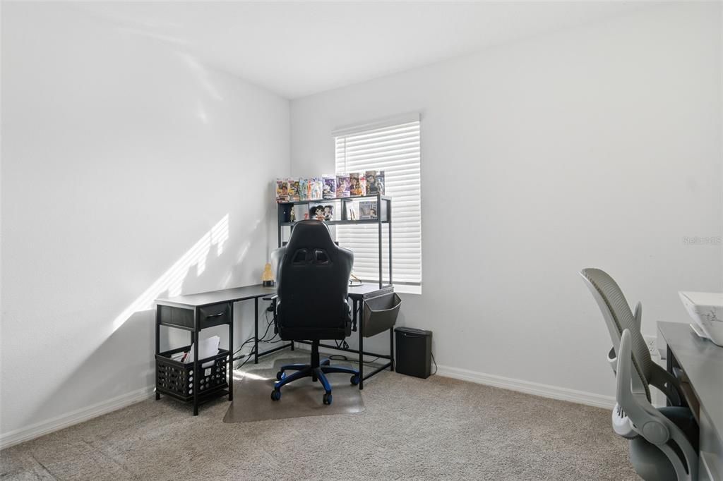 待售: $410,000 (5 贝兹, 3 浴室, 2674 平方英尺)