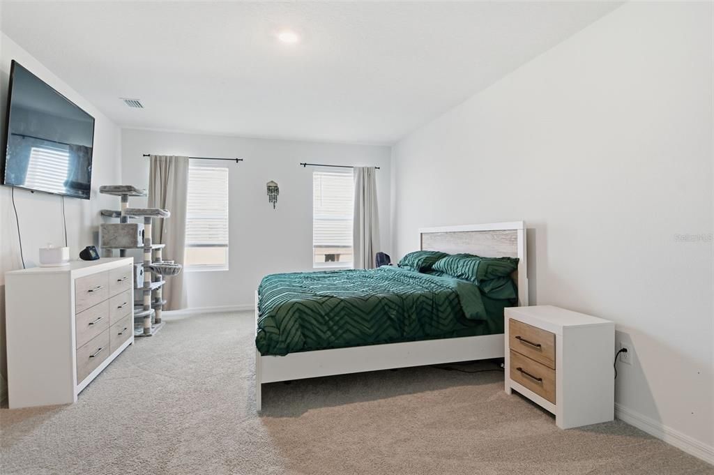 待售: $410,000 (5 贝兹, 3 浴室, 2674 平方英尺)