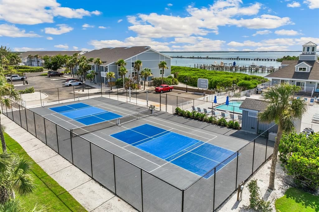 For Sale: $1,375,000 (2 beds, 2 baths, 1248 Square Feet)