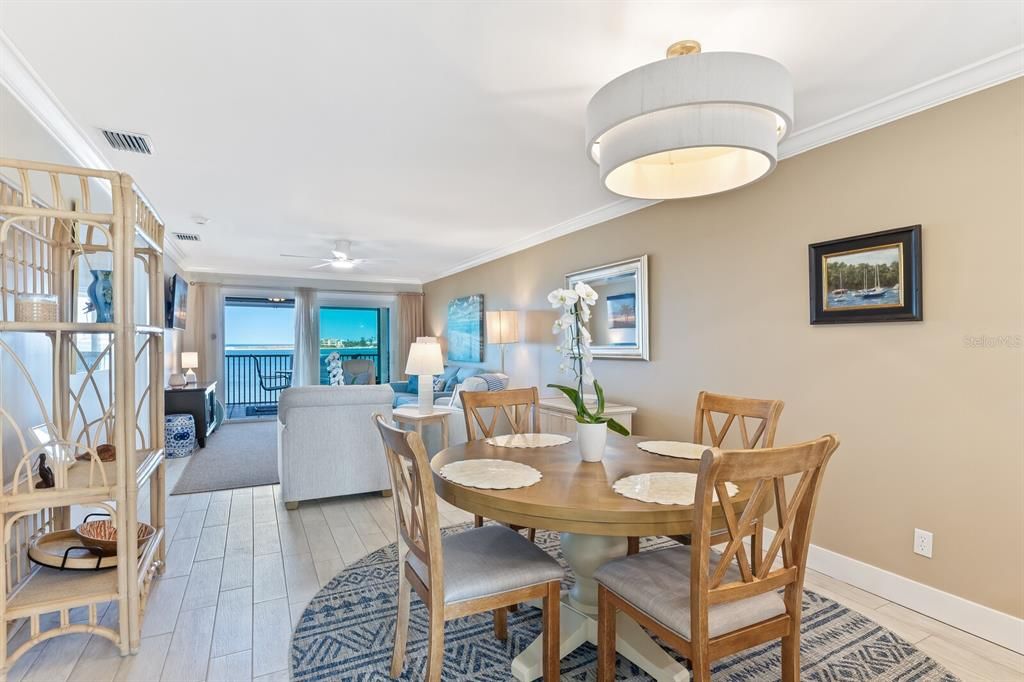 For Sale: $1,375,000 (2 beds, 2 baths, 1248 Square Feet)