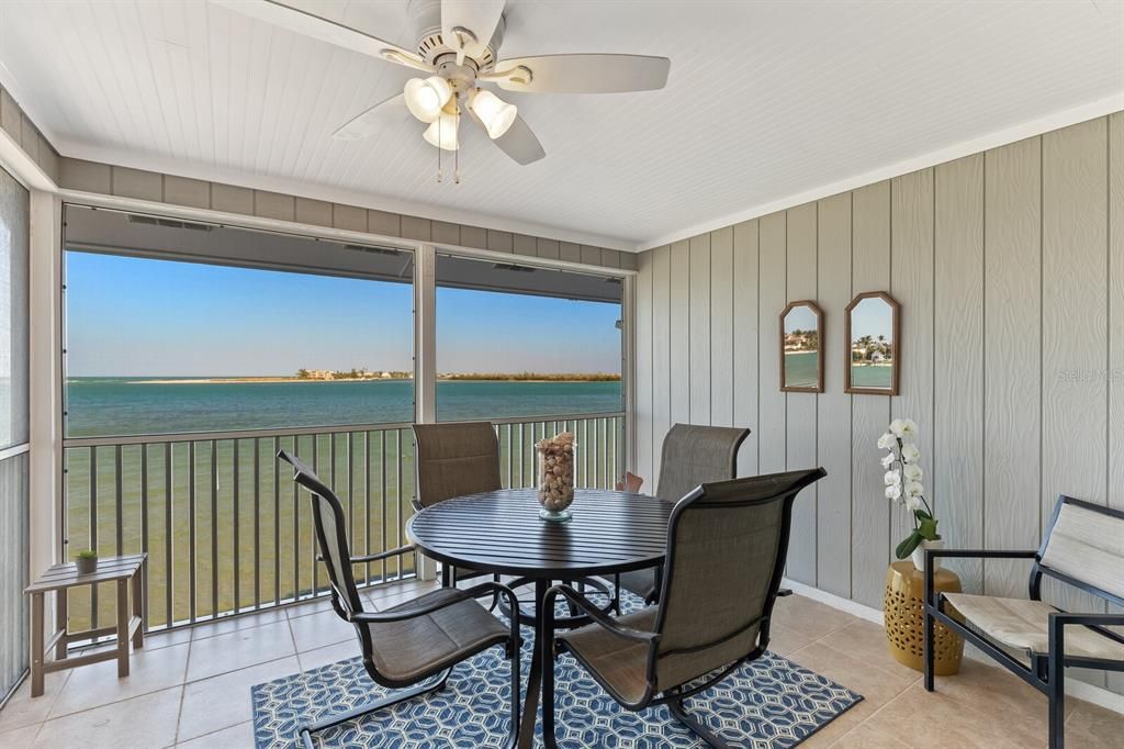 For Sale: $1,375,000 (2 beds, 2 baths, 1248 Square Feet)