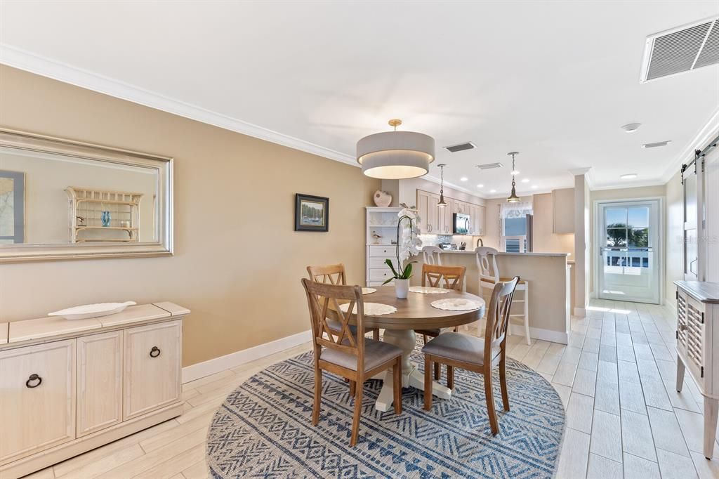 For Sale: $1,375,000 (2 beds, 2 baths, 1248 Square Feet)