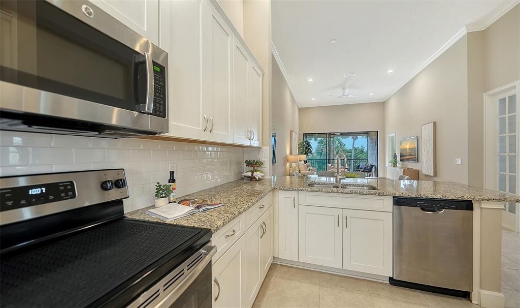 For Sale: $350,000 (2 beds, 2 baths, 1528 Square Feet)