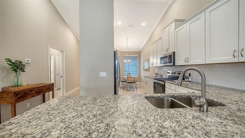 For Sale: $350,000 (2 beds, 2 baths, 1528 Square Feet)