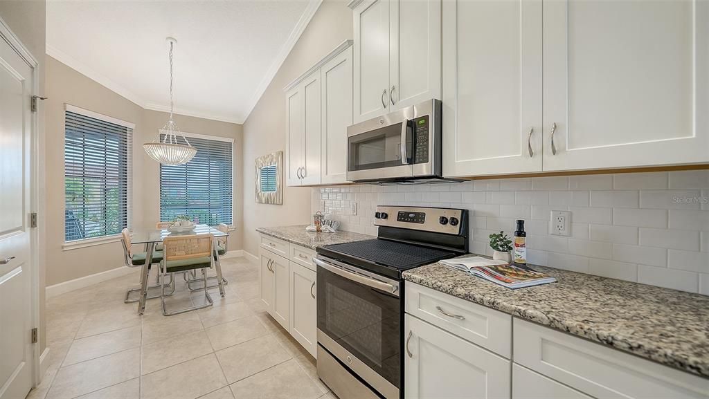 For Sale: $350,000 (2 beds, 2 baths, 1528 Square Feet)