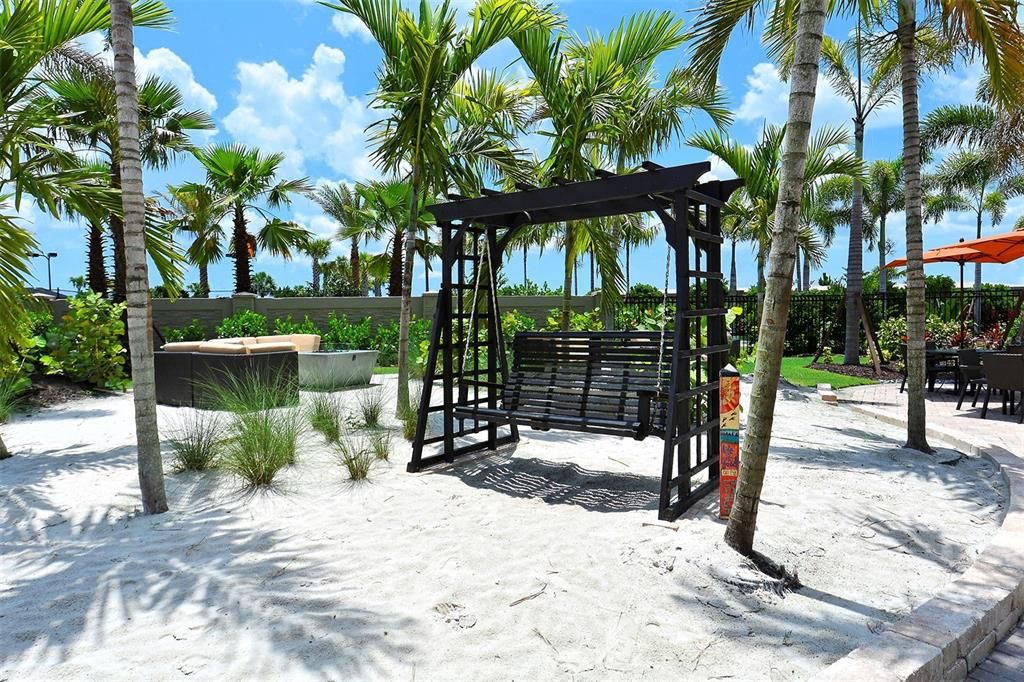 For Sale: $350,000 (2 beds, 2 baths, 1528 Square Feet)