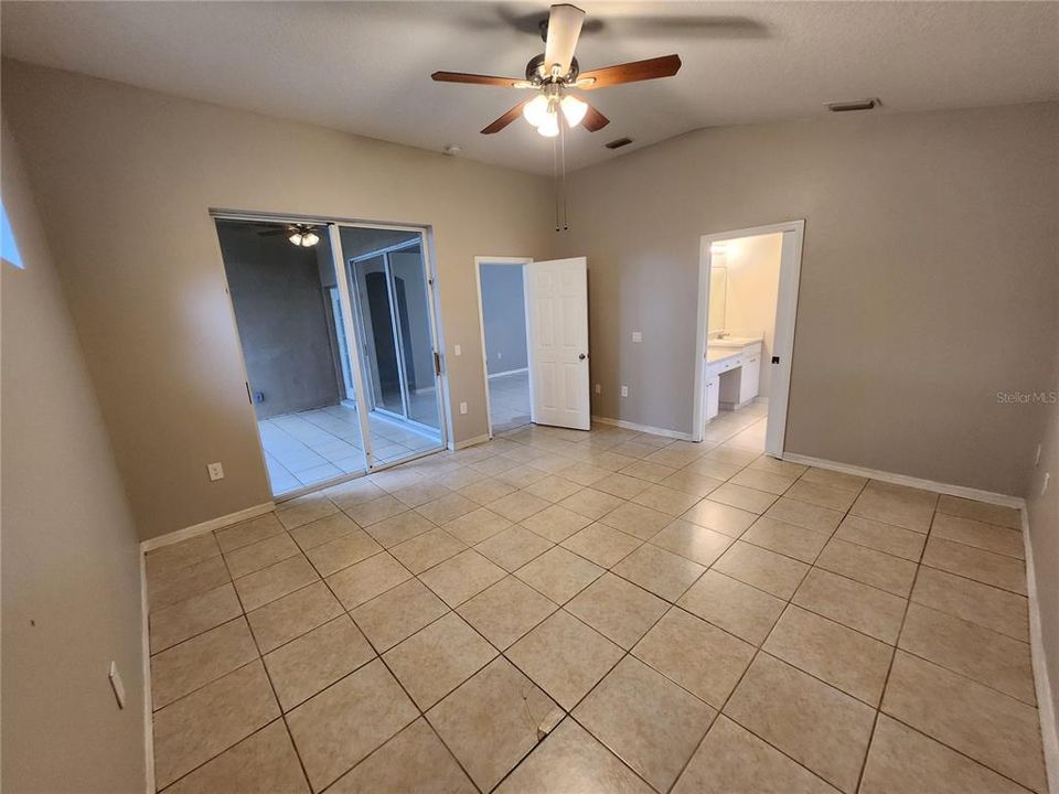 出租: $2,400 (4 贝兹, 2 浴室, 2080 平方英尺)