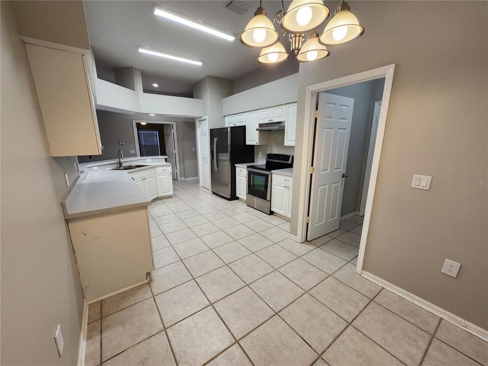 出租: $2,400 (4 贝兹, 2 浴室, 2080 平方英尺)