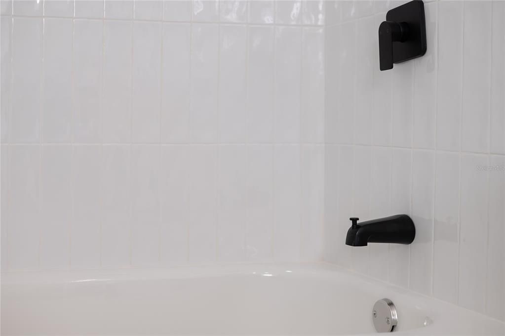 For Sale: $499,995 (3 beds, 2 baths, 1908 Square Feet)