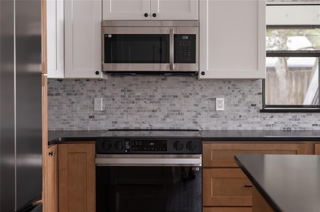 For Sale: $499,995 (3 beds, 2 baths, 1908 Square Feet)