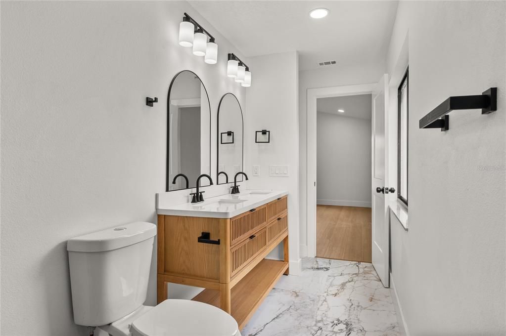 For Sale: $499,995 (3 beds, 2 baths, 1908 Square Feet)